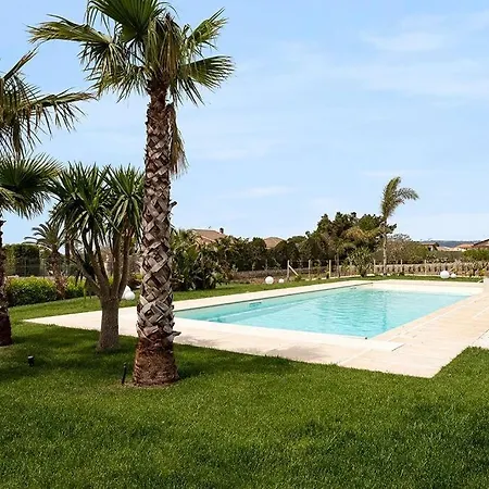 Paradiso With Private Pool, Bbq Area, Huge Garden And Free Parking Модика