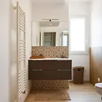 Paradiso With Private Pool, Bbq Area, Huge Garden And Free Parking 公寓 *
