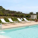 Paradiso With Private Pool, Bbq Area, Huge Garden And Free Parking 公寓 *