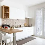 公寓 Paradiso With Private Pool, Bbq Area, Huge Garden And Free Parking *