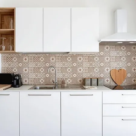 Paradiso With Private Pool, Bbq Area, Huge Garden And Free Parking Apartment *