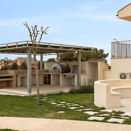Paradiso With Private Pool, Bbq Area, Huge Garden And Free Parking *