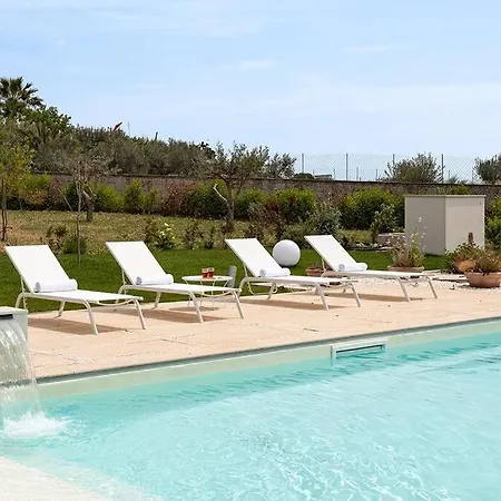 Paradiso With Private Pool, Bbq Area, Huge Garden And Free Parking Apartment *