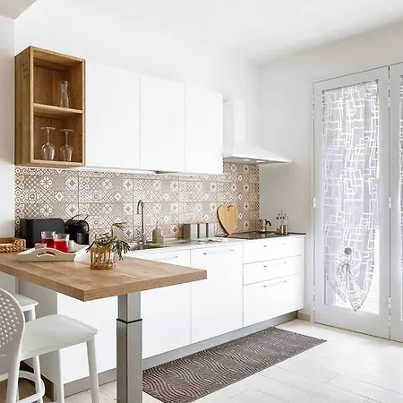 Apartment Paradiso With Private Pool, Bbq Area, Huge Garden And Free Parking *